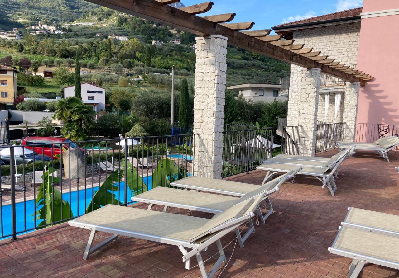 Residence Segattini Riva del Garda Luaran gambar