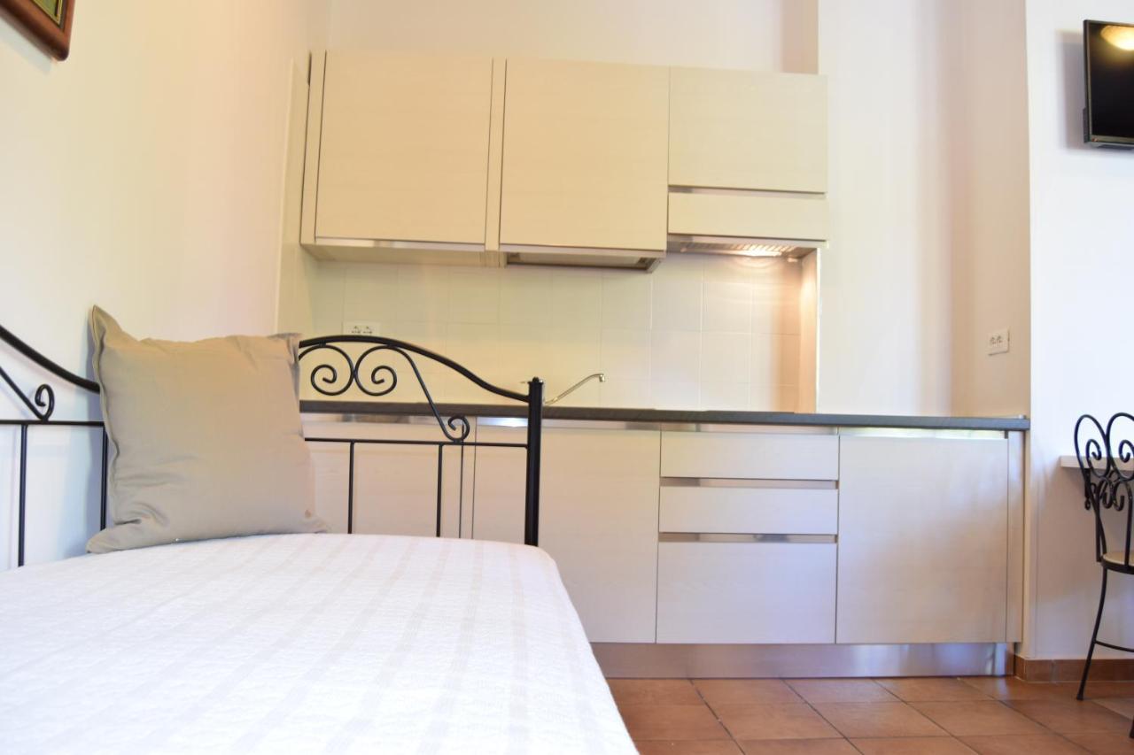 Residence Segattini Riva del Garda Luaran gambar