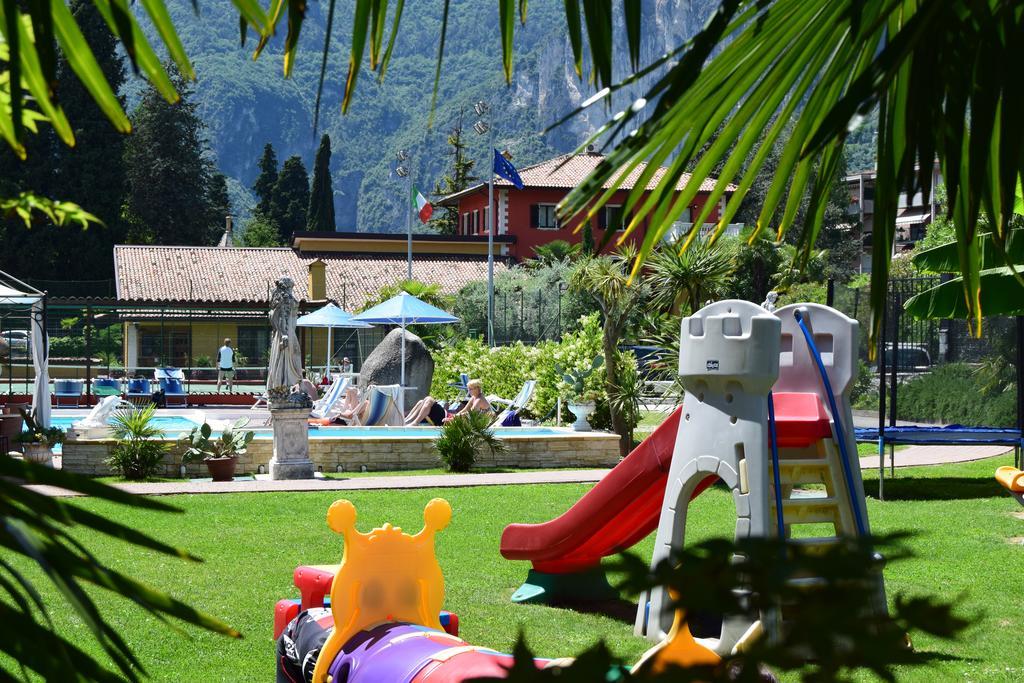 Residence Segattini Riva del Garda Luaran gambar