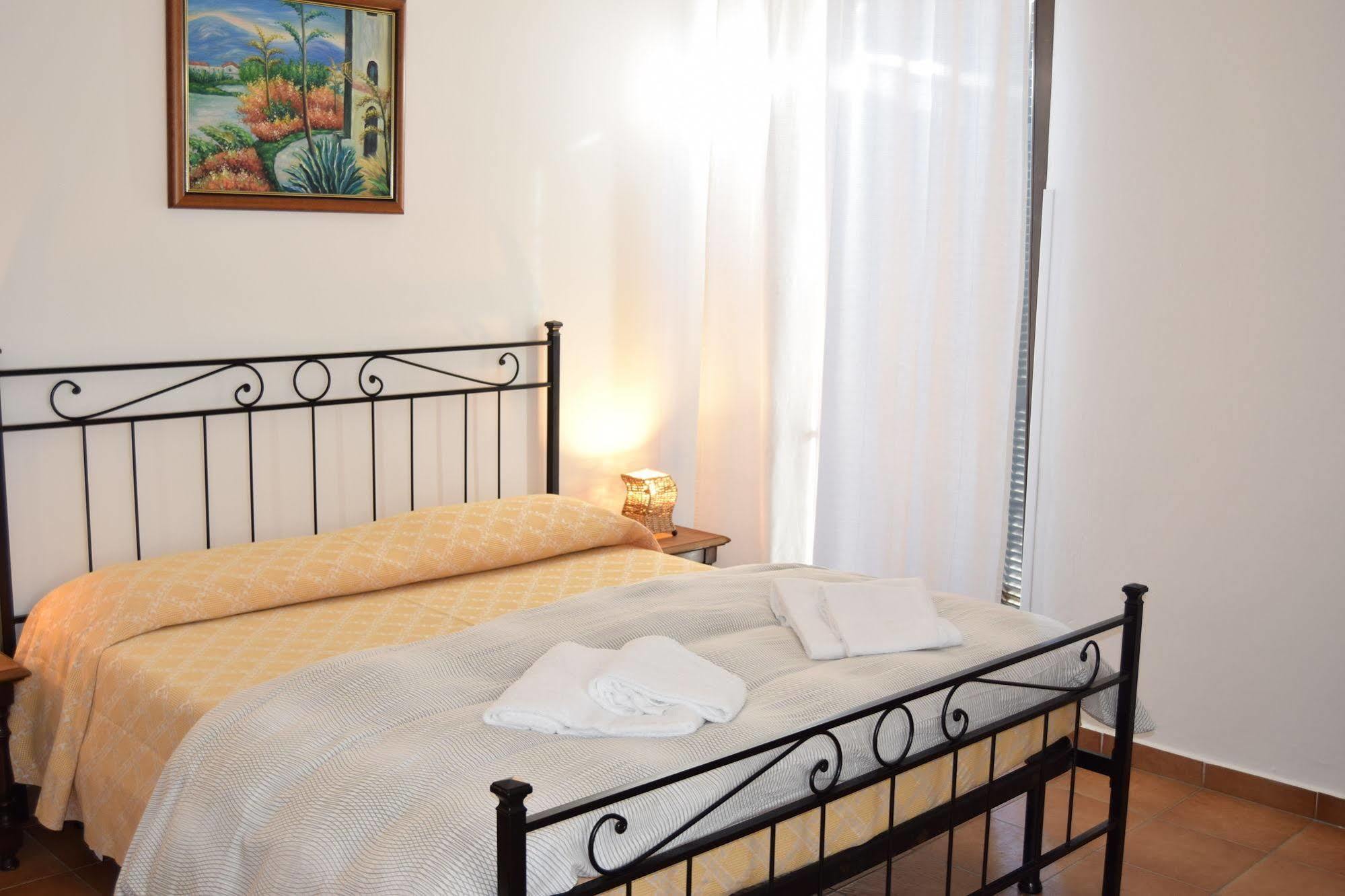 Residence Segattini Riva del Garda Luaran gambar