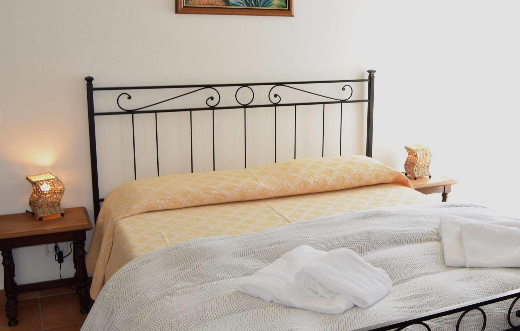 Residence Segattini Riva del Garda Luaran gambar